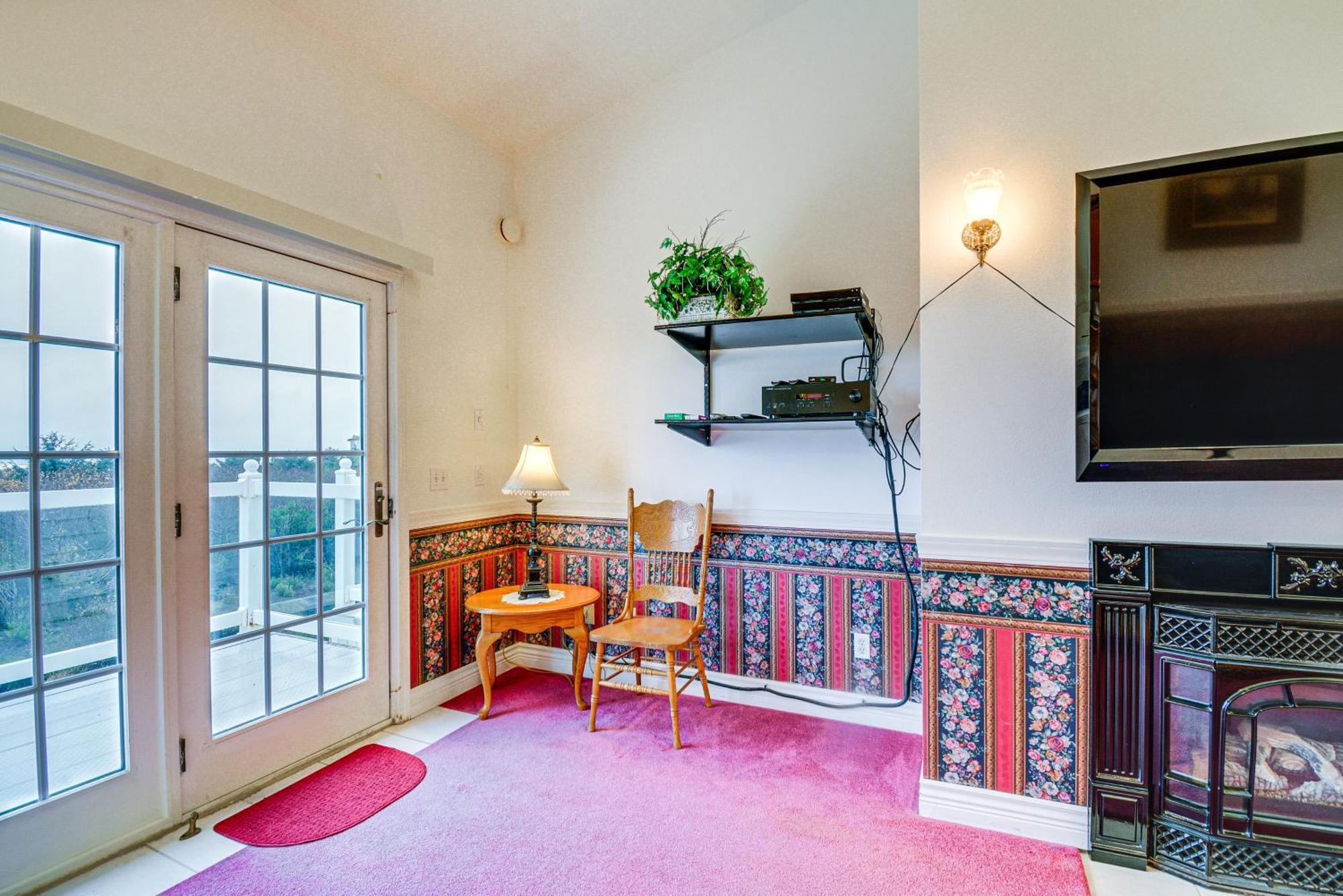 Ocean Shores Condo Rental With View - Walk To Beach! Exterior photo